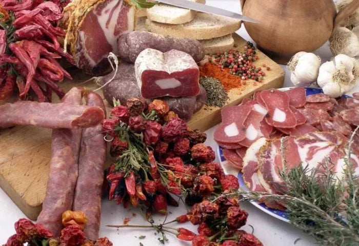 Fette di salame italiano